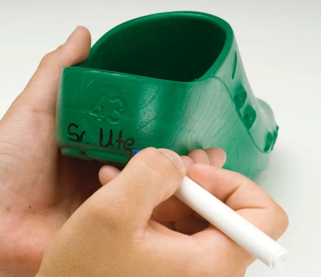 Marcador permanente de color negro para zuecos Mediplogs