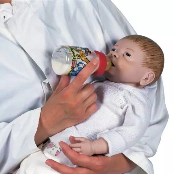 Modelo masculino de cuidado del bebé P 31