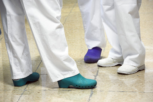 Los mejores zapatos enfermería. Descubre nuestra guía de zuecos sanitarios | Magento Title !
